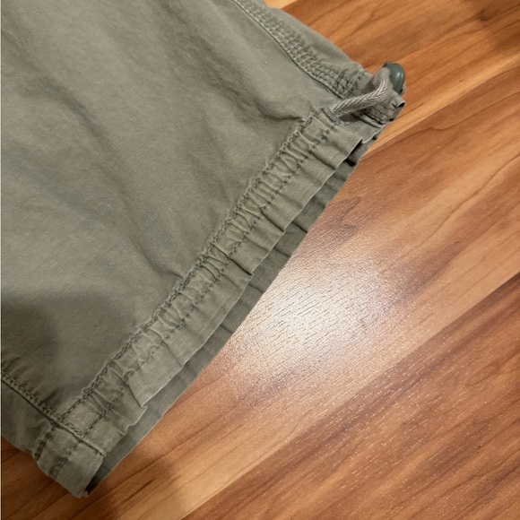 American Eagle | Mid Rise Baggy Cargo Jogger - Picture 4 of 4